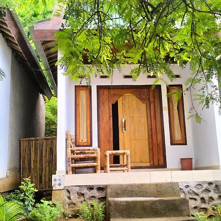 Diki Bungalows Kuta  Exterior foto